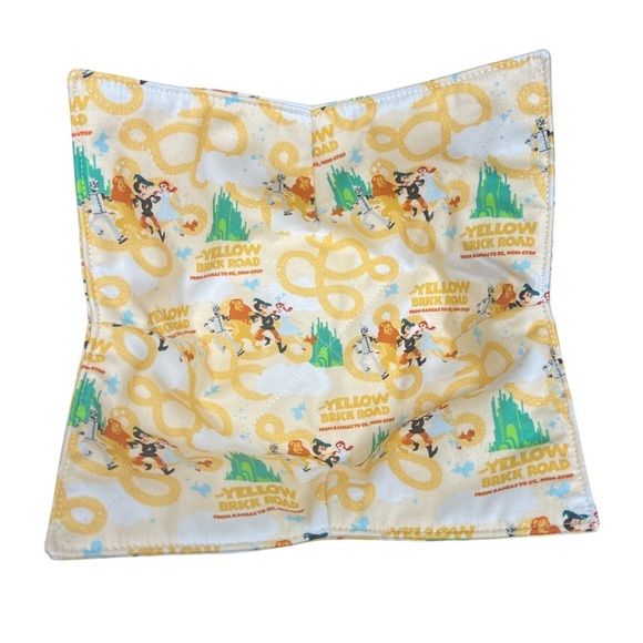 Hand Crafted Bowl Cozy Bowl Holder Microwavable  Cotton Padded Wizard of Oz - Picture 1 of 12